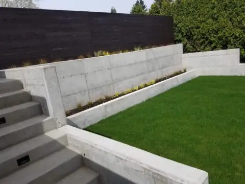 Concrete Retaining Walls